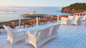 Camping ou résidence : quel hébergement offre le meilleur rapport qualité-prix pour des vacances en bord de mer ?