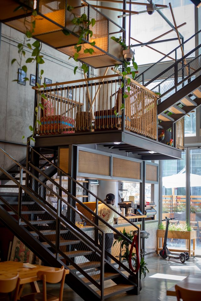 des escaliers et mezzanines en métal